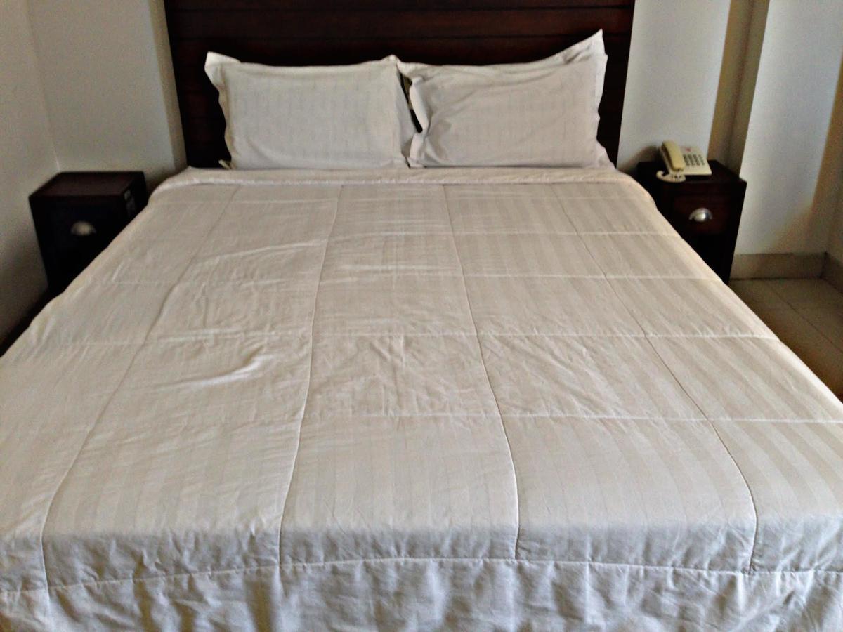 Greensa Inn Surabaya Ngoại thất bức ảnh