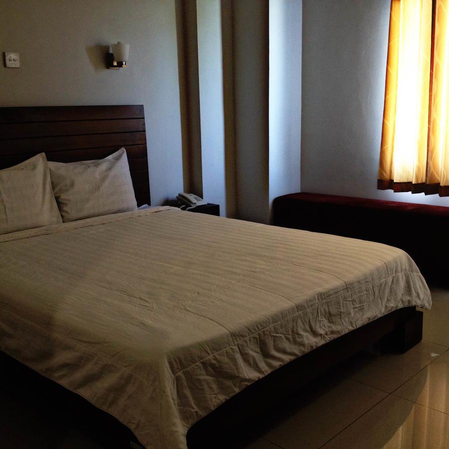 Greensa Inn Surabaya Ngoại thất bức ảnh