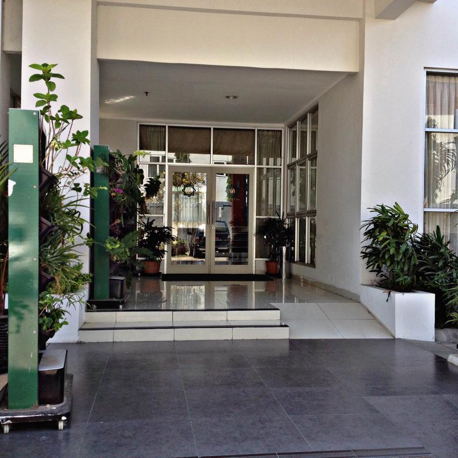 Greensa Inn Surabaya Ngoại thất bức ảnh