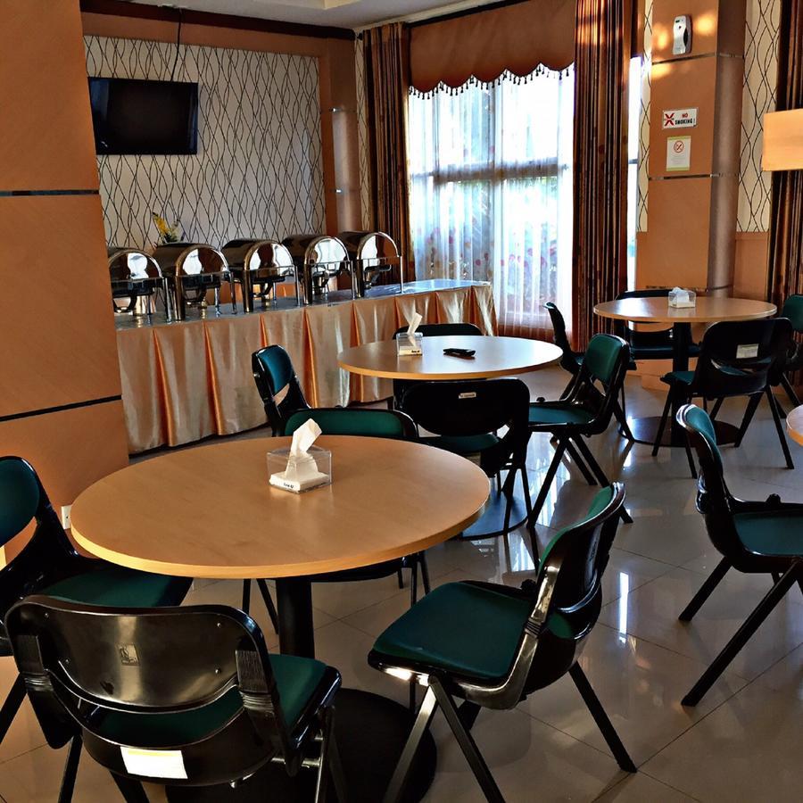 Greensa Inn Surabaya Ngoại thất bức ảnh