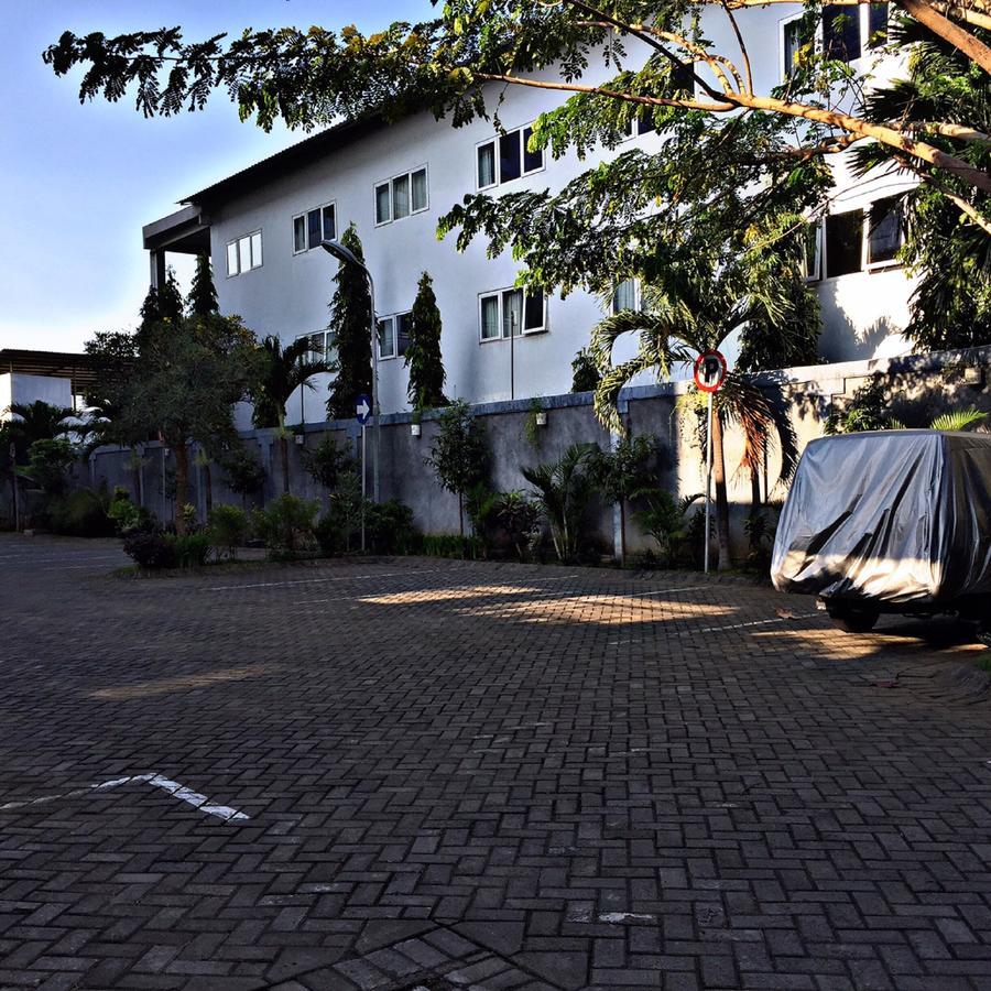 Greensa Inn Surabaya Ngoại thất bức ảnh
