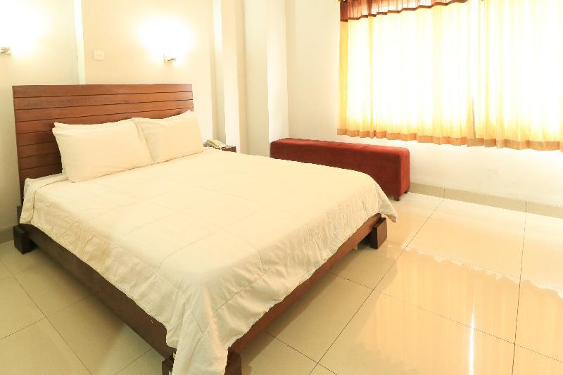 Greensa Inn Surabaya Ngoại thất bức ảnh